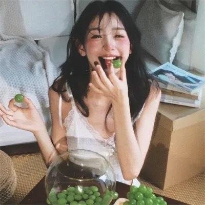 玛丽的白色连衣裙